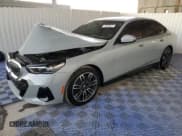 ✅ 2025 BMW 5 Series 530i • VIN: WBA43FJ02SCT64297 • Лот: 80742784. Опубликован ранее на Copart с пробегом 956 миль. Бесплатный доступ к архиву аукционных продаж из США и подробный отчёт об истории автомобиля на DreamBid. Изображение 1.