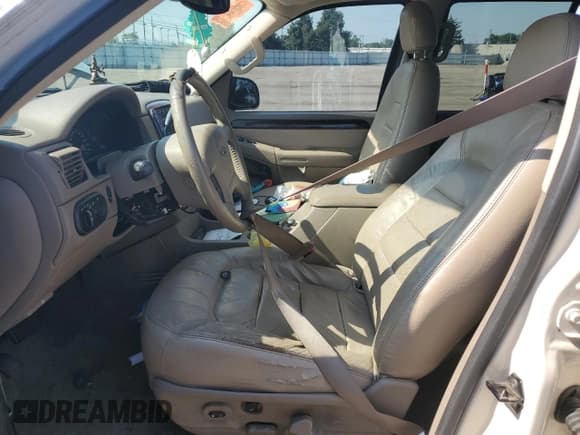 ✅ 2005 Ford Explorer Limited • VIN: 1FMDU75W95ZA48154 • Lot: 63396325. Wystawiony na Copart z przebiegiem 147 347 mil. Bezpłatny archiwum sprzedaży aukcyjnych z USA i szczegółowy raport historii pojazdu na DreamBid. Zdjęcie 7.