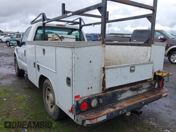 ✅ 2008 Ford F-350 • VIN: 1FDSF30558EE39662 • Lot: 43699545. Wystawiony na IAAI z przebiegiem 226 772 mil. Bezpłatny archiwum sprzedaży aukcyjnych z USA i szczegółowy raport historii pojazdu na DreamBid. Zdjęcie 3.