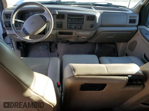 ✅ 2001 Ford F-350 XL • VIN: 1FTSW31F21EA51208 • Лот: 91485305. Опубликован ранее на Copart с пробегом 172 973 миль. Бесплатный доступ к архиву аукционных продаж из США и подробный отчёт об истории автомобиля на DreamBid. Изображение 8.