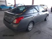 ✅ 2019 Nissan Versa SV • VIN: 3N1CN7AP2KL874166 • Lot: 43641047. Wystawiony na IAAI z przebiegiem 66 989 mil. Bezpłatny archiwum sprzedaży aukcyjnych z USA i szczegółowy raport historii pojazdu na DreamBid. Zdjęcie 4.