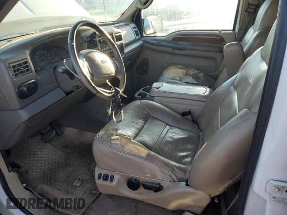 ✅ 2000 Ford Excursion Limited • VIN: 1FMNU42S5YEE00744 • Lot: 87309684. Wystawiony na Copart z przebiegiem 273 986 mil. Bezpłatny archiwum sprzedaży aukcyjnych z USA i szczegółowy raport historii pojazdu na DreamBid. Zdjęcie 7.