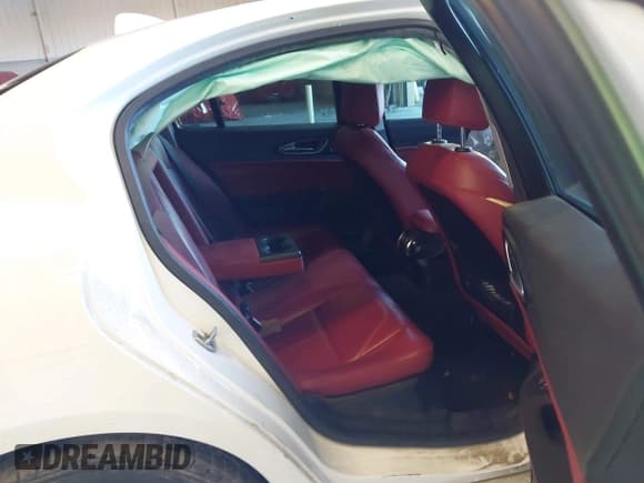 ✅ 2017 Alfa Romeo Giulia • VIN: ZARFAEDN7H7554073 • Lot: 43455026. Listed on IAAI with 123,777 mi. Free auction sales archive from the USA and detailed vehicle history report at DreamBid. Image 8.