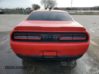 ✅ 2020 Dodge Challenger R/T • VIN: 2C3CDZBT8LH124700 • Lot: 43010334. Wystawiony na Copart z przebiegiem 37 399 mil. Bezpłatny archiwum sprzedaży aukcyjnych z USA i szczegółowy raport historii pojazdu na DreamBid. Zdjęcie 6.
