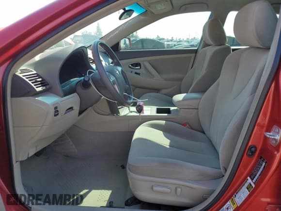 ✅ 2009 Toyota Camry LE • VIN: 4T4BE46K49R113158 • Лот: 90953745. Опубликован ранее на Copart с пробегом 74 644 миль. Бесплатный доступ к архиву аукционных продаж из США и подробный отчёт об истории автомобиля на DreamBid. Изображение 7.