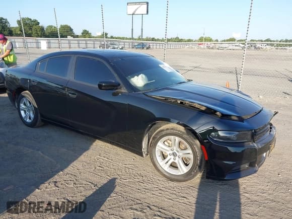 ✅ 2022 Dodge Charger SXT • VIN: 2C3CDXBG7NH205942 • Lot: 42822646. Wystawiony na IAAI z przebiegiem 79 883 mil. Bezpłatny archiwum sprzedaży aukcyjnych z USA i szczegółowy raport historii pojazdu na DreamBid. Zdjęcie 1.
