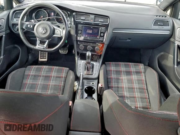 ✅ 2018 Volkswagen Golf GTI S • VIN: 3VW447AU2JM261593 • Лот: 93737755. Опубликован ранее на Copart с пробегом 103 061 миль. Бесплатный доступ к архиву аукционных продаж из США и подробный отчёт об истории автомобиля на DreamBid. Изображение 8.