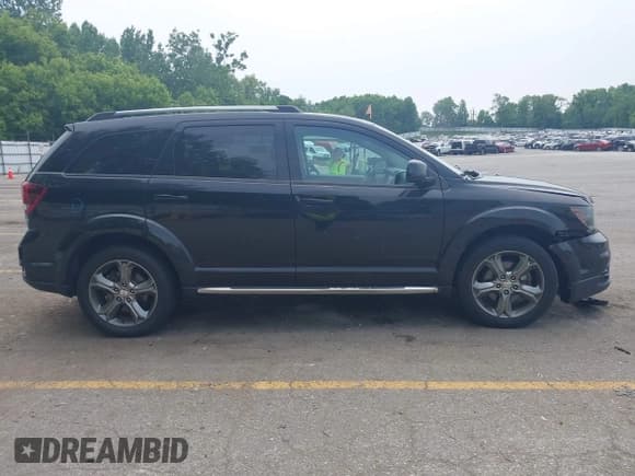 ✅ 2016 Dodge Journey Crossroad Plus • VIN: 3C4PDDGG2GT192077 • Lot: 42497355. Listed on IAAI with 221,127 mi. Free auction sales archive from the USA and detailed vehicle history report at DreamBid. Image 13.