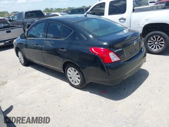 ✅ 2015 Nissan Versa S • VIN: 3N1CN7AP9FL883176 • Лот: 42762933. Опубликован ранее на IAAI с пробегом 129 601 миль. Бесплатный доступ к архиву аукционных продаж из США и подробный отчёт об истории автомобиля на DreamBid. Изображение 3.