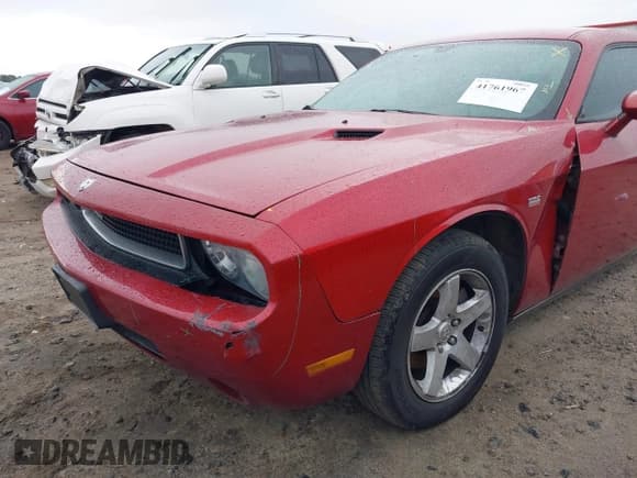 ✅ 2010 Dodge Challenger SE • VIN: 2B3CJ4DV5AH141118 • Lot: 41761967. Wystawiony na IAAI z przebiegiem 121 798 mil. Bezpłatny archiwum sprzedaży aukcyjnych z USA i szczegółowy raport historii pojazdu na DreamBid. Zdjęcie 6.