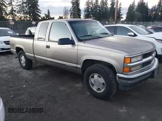 ✅ 1998 Chevrolet Silverado 1500 • VIN: 2GCEK19R1W1280841 • Lot: 43711981. Listed on IAAI with 257,693 mi. Free auction sales archive from the USA and detailed vehicle history report at DreamBid. Image 1.