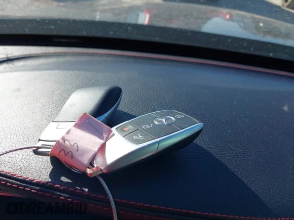 ✅ 2019 Mercedes-Benz C 43 AMG • VIN: 55SWF6EB1KU285333 • Lot: 41585655. Wystawiony na IAAI z przebiegiem 61 180 mil. Bezpłatny archiwum sprzedaży aukcyjnych z USA i szczegółowy raport historii pojazdu na DreamBid. Zdjęcie 11.