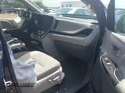 ✅ 2018 Toyota Sienna XLE • VIN: 5TDDZ3DC2JS198186 • Lot: 43054418. Listed on IAAI with 112,170 mi. Free auction sales archive from the USA and detailed vehicle history report at DreamBid. Image 5.