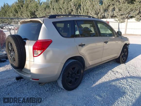 ✅ 2007 Toyota RAV4 • VIN: JTMZK33V076005930 • Lot: 43192685. Listed on IAAI with 303,642 mi. Free auction sales archive from the USA and detailed vehicle history report at DreamBid. Image 4.