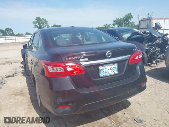 ✅ 2018 Nissan Sentra S • VIN: 3N1AB7AP6JY345210 • Lot: 42659526. Wystawiony na IAAI z przebiegiem 70 880 mil. Bezpłatny archiwum sprzedaży aukcyjnych z USA i szczegółowy raport historii pojazdu na DreamBid. Zdjęcie 16.