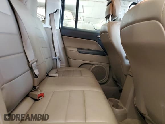 ✅ 2017 Jeep Patriot Latitude • VIN: 1C4NJPFA4HD133148 • Lot: 61747795. Listed on Copart with 80,815 mi. Free auction sales archive from the USA and detailed vehicle history report at DreamBid. Image 11.