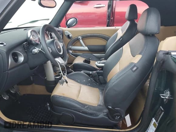 ✅ 2008 MINI Convertible S • VIN: WMWRH33558TU81072 • Лот: 74367784. Опубликован ранее на Copart с пробегом Не указан. Бесплатный доступ к архиву аукционных продаж из США и подробный отчёт об истории автомобиля на DreamBid. Изображение 7.