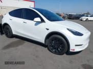✅ 2024 Tesla Model Y Long Range • VIN: 7SAYGDEE1RA221731 • Lot: 43335082. Wystawiony na IAAI z przebiegiem 34 025 mil. Bezpłatny archiwum sprzedaży aukcyjnych z USA i szczegółowy raport historii pojazdu na DreamBid. Zdjęcie 1.