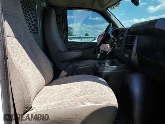 ✅ 2015 GMC Savana • VIN: 1GTZ7UFL4F1224645 • Lot: 58322145. Listed on Copart with 279,709 mi. Free auction sales archive from the USA and detailed vehicle history report at DreamBid. Image 11.