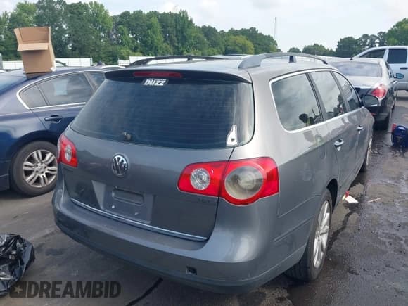 ✅ 2007 Volkswagen Passat Lux • VIN: WVWTK93C57E016743 • Lot: 42621572. Listed on IAAI with 188,513 mi. Free auction sales archive from the USA and detailed vehicle history report at DreamBid. Image 4.