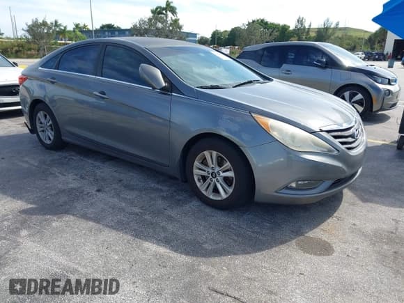 ✅ 2013 Hyundai Sonata GLS • VIN: 5NPEB4AC2DH713040 • Лот: 43685501. Опубликован ранее на IAAI с пробегом 128 562 миль. Бесплатный доступ к архиву аукционных продаж из США и подробный отчёт об истории автомобиля на DreamBid. Изображение 1.