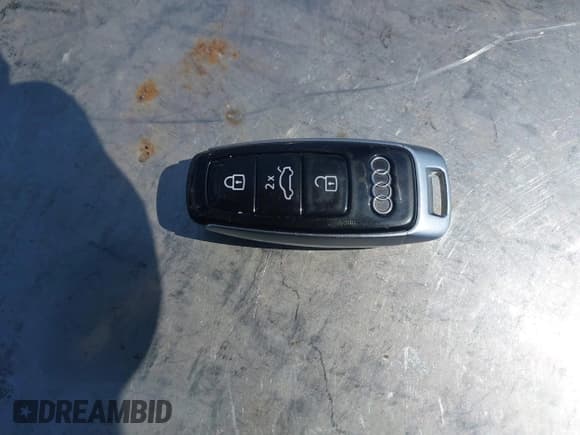 ✅ 2023 Audi Q8 Premium Plus • VIN: WA1EVBF17PD016695 • Lot: 42575595. Wystawiony na IAAI z przebiegiem 22 939 mil. Bezpłatny archiwum sprzedaży aukcyjnych z USA i szczegółowy raport historii pojazdu na DreamBid. Zdjęcie 11.