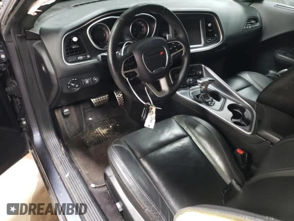 ✅ 2018 Dodge Challenger GT • VIN: 2C3CDZGG6JH124364 • Lot: 41806774. Wystawiony na Copart z przebiegiem 47 104 mil. Bezpłatny archiwum sprzedaży aukcyjnych z USA i szczegółowy raport historii pojazdu na DreamBid. Zdjęcie 8.