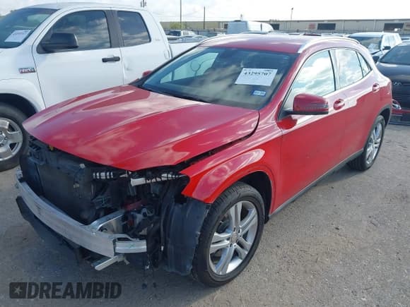 ✅ 2015 Mercedes-Benz GLA 250 • VIN: WDCTG4GB9FJ084971 • Lot: 43295707. Wystawiony na IAAI z przebiegiem 86 758 mil. Bezpłatny archiwum sprzedaży aukcyjnych z USA i szczegółowy raport historii pojazdu na DreamBid. Zdjęcie 2.