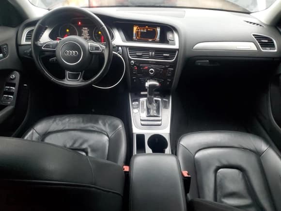 ✅ 2015 Audi A4 Komfort • VIN: WAUBFCFL4FN027611 • Лот: 85702215. Опубликован ранее на Copart с пробегом 88 901 миль. Бесплатный доступ к архиву аукционных продаж из США и подробный отчёт об истории автомобиля на DreamBid. Изображение 9.