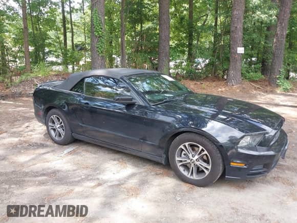 2014 Ford Mustang V6 с VIN 1ZVBP8EM4E5325594, выставлен на аукционе IAAI как лот 42717148 с пробегом 102 386 миль миль и . История ставок и продаж доступна на DreamBid. Изображение 1.