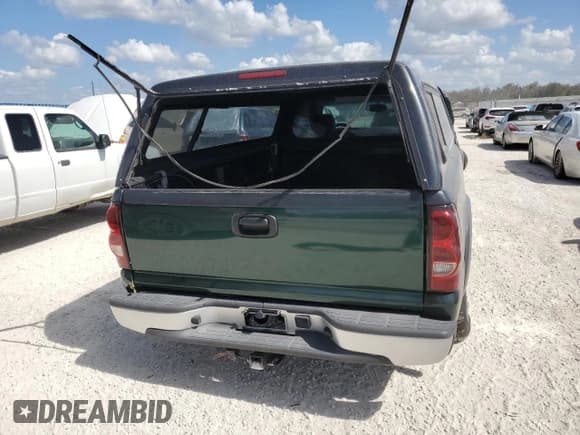 ✅ 2003 Chevrolet Silverado 1500 Work Truck • VIN: 1GCEK14V43Z241877 • Лот: 77623514. Опубликован ранее на Copart с пробегом 127 177 миль. Бесплатный доступ к архиву аукционных продаж из США и подробный отчёт об истории автомобиля на DreamBid. Изображение 6.