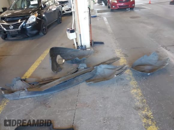 ✅ 2014 Dodge Challenger R/T 100th Anniversary Appearance • VIN: 2C3CDYBT4EH281993 • Lot: 42687365. Listed on IAAI with 86,928 mi. Free auction sales archive from the USA and detailed vehicle history report at DreamBid. Image 12.