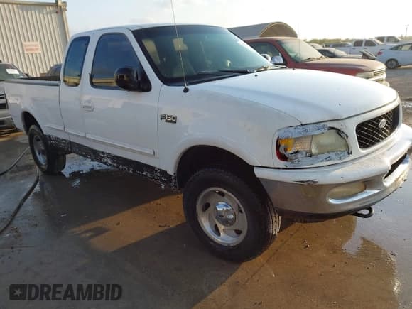 ✅ 1997 Ford F-150 XL • VIN: 1FTDX1864VKA09145 • Lot: 43625381. Wystawiony na IAAI z przebiegiem 196 148 mil. Bezpłatny archiwum sprzedaży aukcyjnych z USA i szczegółowy raport historii pojazdu na DreamBid. Zdjęcie 1.