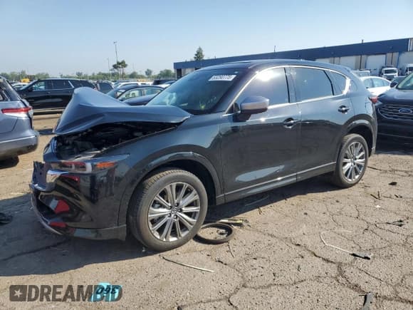 ✅ 2024 Mazda CX-5 Signature • VIN: JM3KFBEY5R0398957 • Lot: 63290775. Listed on Copart with 34,294 mi. Free auction sales archive from the USA and detailed vehicle history report at DreamBid. Image 1.