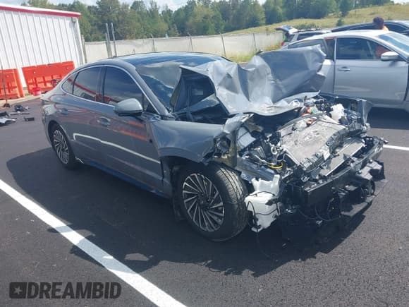 ✅ 2025 Hyundai Sonata Limited • VIN: KMHL54JJ4SA127145 • Лот: 43284994. Опубликован ранее на IAAI с пробегом 3 785 миль. Бесплатный доступ к архиву аукционных продаж из США и подробный отчёт об истории автомобиля на DreamBid. Изображение 1.