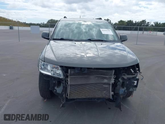 ✅ 2019 Dodge Journey SE • VIN: 3C4PDCBB2KT701518 • Lot: 43555749. Wystawiony na IAAI z przebiegiem 83 486 mil. Bezpłatny archiwum sprzedaży aukcyjnych z USA i szczegółowy raport historii pojazdu na DreamBid. Zdjęcie 6.