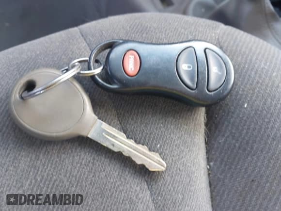 ✅ 2001 Chrysler PT Cruiser • VIN: 3C4FY4BB21T545114 • Lot: 43431984. Wystawiony na IAAI z przebiegiem 142 956 mil. Bezpłatny archiwum sprzedaży aukcyjnych z USA i szczegółowy raport historii pojazdu na DreamBid. Zdjęcie 11.