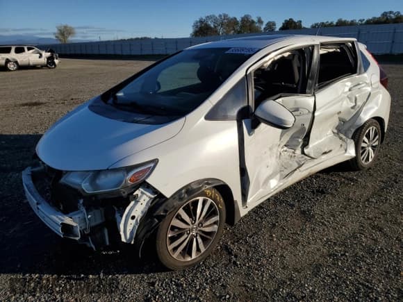 ✅ 2017 Honda Fit EX • VIN: JHMGK5H70HS012252 • Lot: 93689165. Listed on Copart with 117,356 mi. Free auction sales archive from the USA and detailed vehicle history report at DreamBid. Image 1.