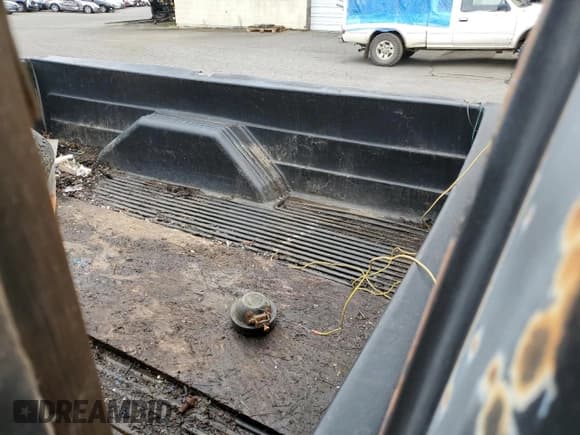 ✅ 1986 Ford F-250 • VIN: 2FTHF25H6GCB17497 • Lot: 76195044. Listed on Copart with 114,155 mi. Free auction sales archive from the USA and detailed vehicle history report at DreamBid. Image 11.