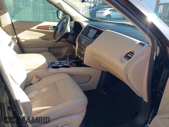 ✅ 2017 Nissan Pathfinder Platinum • VIN: 5N1DR2MM9HC609142 • Lot: 43781563. Wystawiony na IAAI z przebiegiem 235 772 mil. Bezpłatny archiwum sprzedaży aukcyjnych z USA i szczegółowy raport historii pojazdu na DreamBid. Zdjęcie 5.