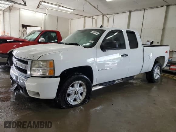 ✅ 2007 Chevrolet Silverado 1500 LTZ • VIN: 2GCEK19J471652622 • Lot: 73006544. Listed on Copart with 215,230 mi. Free auction sales archive from the USA and detailed vehicle history report at DreamBid. Image 1.