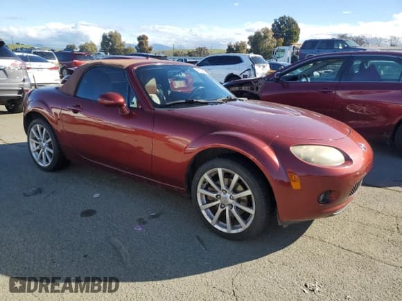 ✅ 2006 Mazda MX-5 Miata Touring • VIN: JM1NC25F260119246 • Lot: 41832175. Wystawiony na Copart z przebiegiem 102 710 mil. Bezpłatny archiwum sprzedaży aukcyjnych z USA i szczegółowy raport historii pojazdu na DreamBid. Zdjęcie 4.
