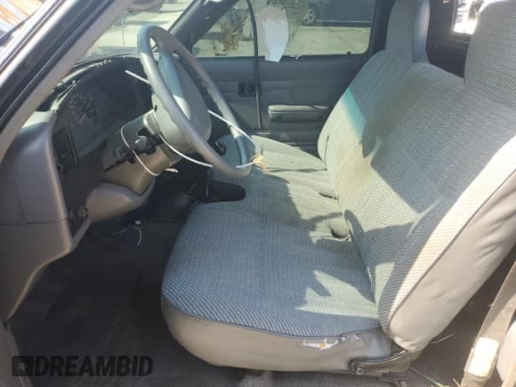 ✅ 1994 Toyota Pickup DX • VIN: 4TARN01P4RZ266517 • Лот: 62059455. Опубликован ранее на Copart с пробегом 166 855 миль. Бесплатный доступ к архиву аукционных продаж из США и подробный отчёт об истории автомобиля на DreamBid. Изображение 7.