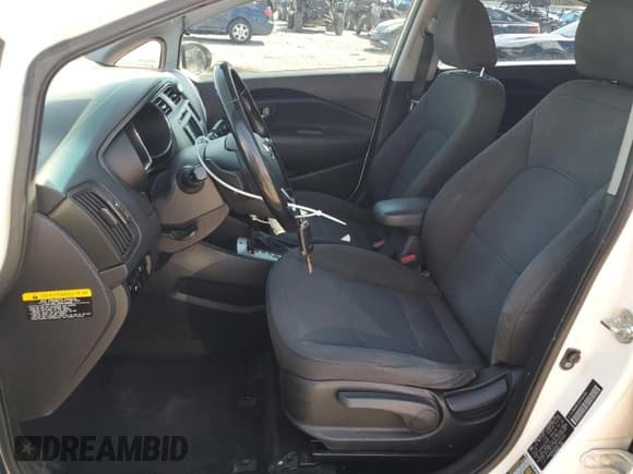 ✅ 2015 Kia Rio SX • VIN: KNADN5A34F6443330 • Lot: 80345265. Wystawiony na Copart z przebiegiem 114 319 mil. Bezpłatny archiwum sprzedaży aukcyjnych z USA i szczegółowy raport historii pojazdu na DreamBid. Zdjęcie 7.