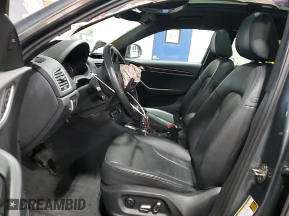 ✅ 2017 Audi Q3 Prestige • VIN: WA1GCCFS3HR010796 • Lot: 68221765. Listed on Copart with 86,621 mi. Free auction sales archive from the USA and detailed vehicle history report at DreamBid. Image 7.