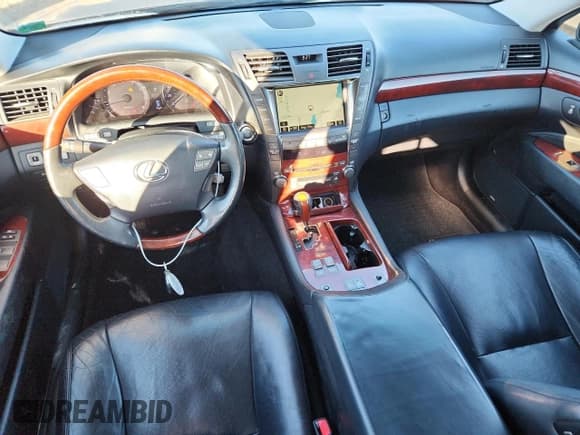 ✅ 2009 Lexus LS 460 • VIN: JTHCL46F695002826 • Lot: 86778625. Listed on Copart with Not provided. Free auction sales archive from the USA and detailed vehicle history report at DreamBid. Image 8.