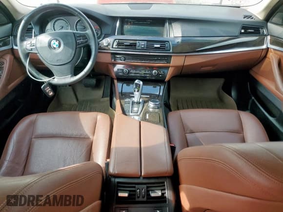 ✅ 2014 BMW 5 Series 528i xDrive • VIN: WBA5A7C51ED219341 • Lot: 93571455. Listed on Copart with 117,113 mi. Free auction sales archive from the USA and detailed vehicle history report at DreamBid. Image 8.
