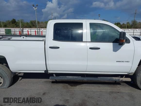 ✅ 2019 Chevrolet Silverado 2500HD Work Truck • VIN: 1GC1CREG5KF254714 • Лот: 43803438. Опубликован ранее на IAAI с пробегом 298 665 миль. Бесплатный доступ к архиву аукционных продаж из США и подробный отчёт об истории автомобиля на DreamBid. Изображение 13.