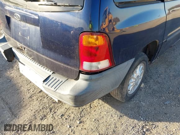 ✅ 2000 Ford Windstar LX • VIN: 2FMZA5147YBC89600 • Lot: 43557886. Listed on IAAI with 72,391 mi. Free auction sales archive from the USA and detailed vehicle history report at DreamBid. Image 6.