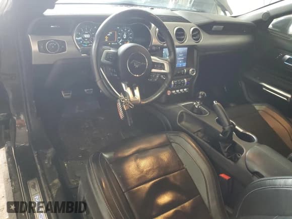 ✅ 2022 Ford Mustang EcoBoost Premium • VIN: 1FATP8UH0N5139150 • Lot: 90814745. Wystawiony na Copart z przebiegiem 29 196 mil. Bezpłatny archiwum sprzedaży aukcyjnych z USA i szczegółowy raport historii pojazdu na DreamBid. Zdjęcie 8.